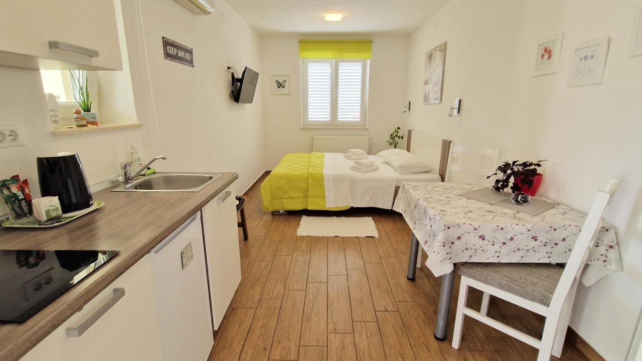 Apartment Pipo Krk Town Exterior photo