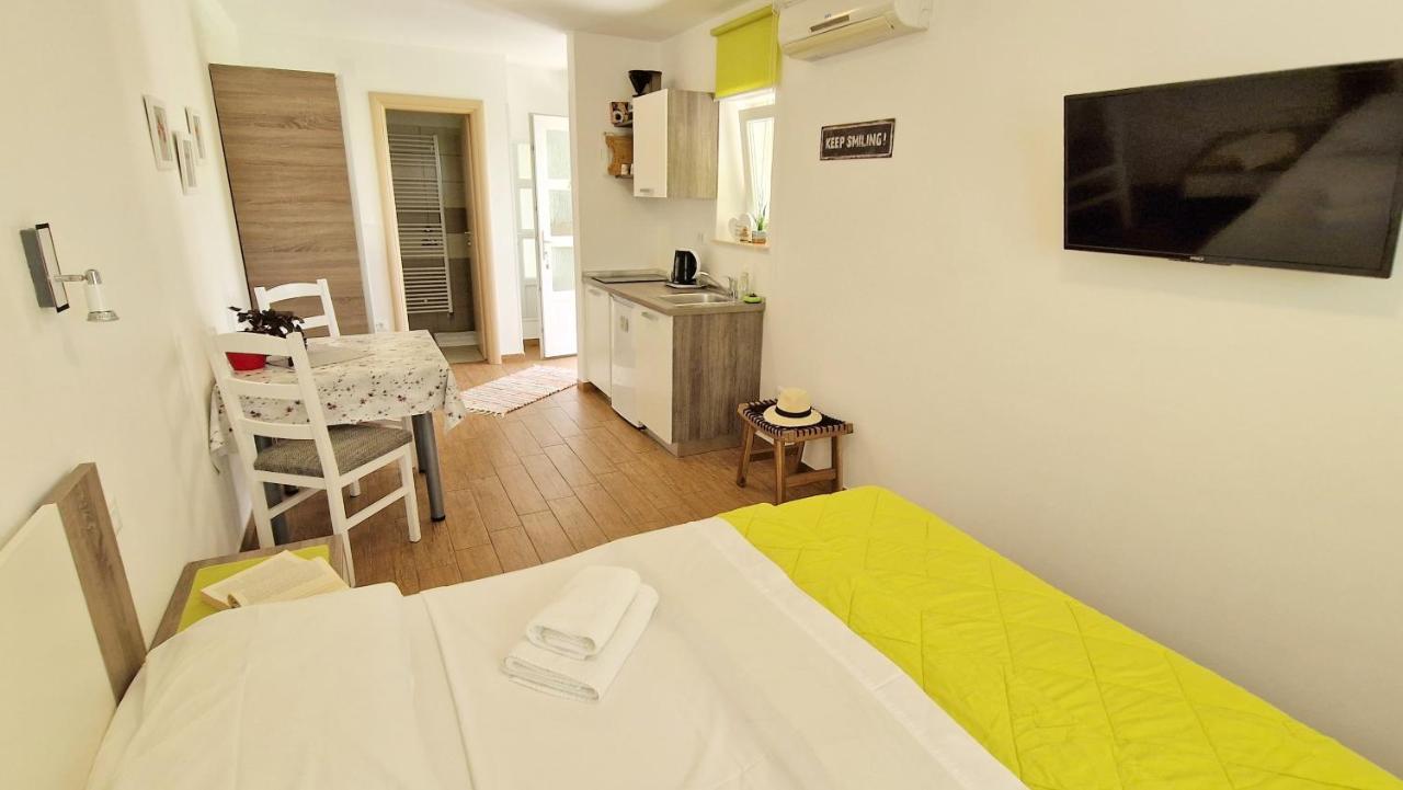 Apartment Pipo Krk Town Exterior photo